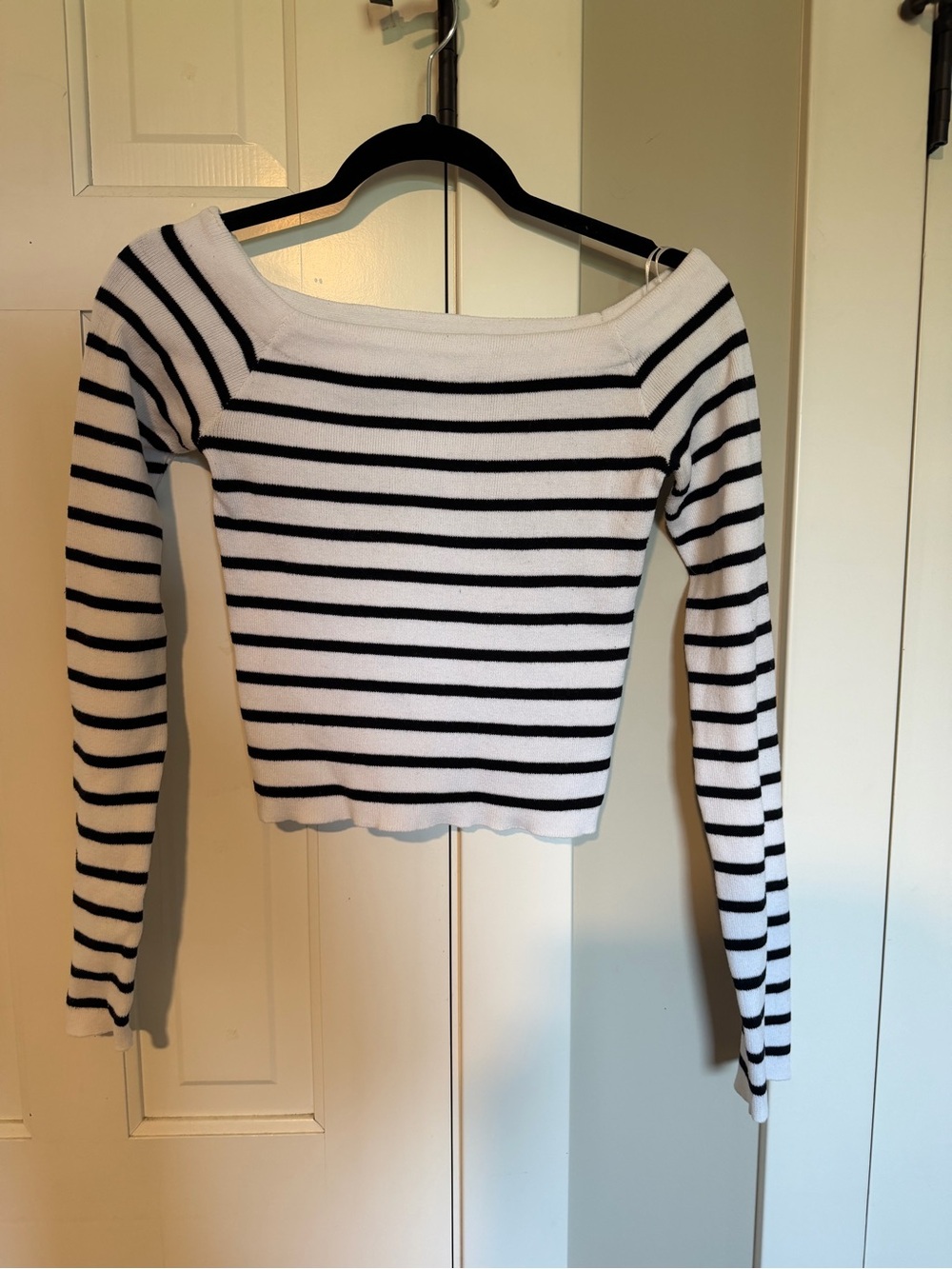 Aeropostale White & Black Striped Off-Shoulder Long Sleeve Top